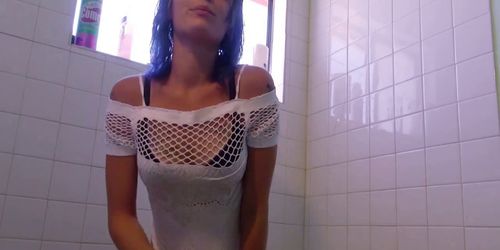 bathtab girl on web_cam