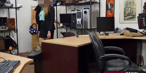 Naughty pawnman fucks a hot blonde babe in the office