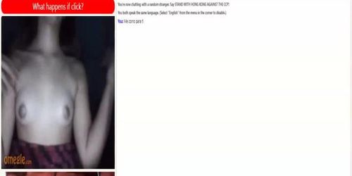 Jovencita muestra pechos en omegle