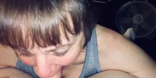 Mature mommy loves sucking the nut out
