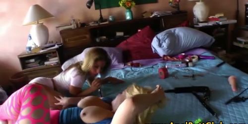 Gros cul butin bébé cul joué - vidéo 2