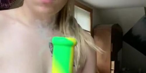 Topless Bong Hit!