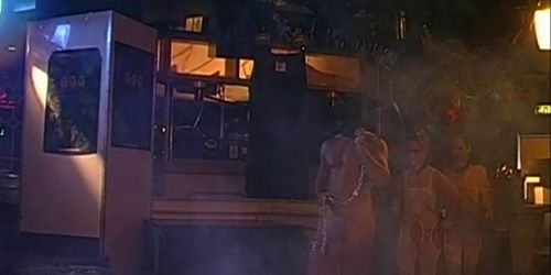 Pissing threesome game - video 15