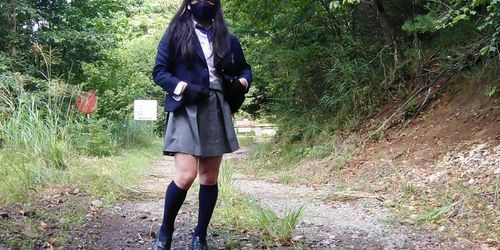 Cute school uniforms Honoka is forest bathing in the wild forest with outdoor exposure.