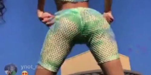@edwinacarlaisaac on Instagram Live Shaking her Ass