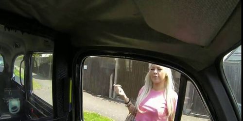 Hot blonde sucks dick to cab driver on sunny day (Amanda Logue)