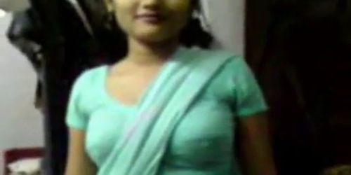 Indian Girl in Saree seducing - video 2