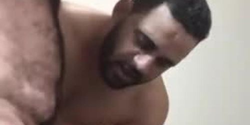 MADURO BORRACHO SE DEJA MAMAR 