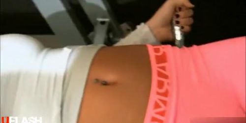 Guy Cams Gf Flashing In The Gym