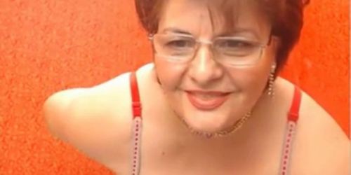 Mature granny masturbates in private webcam session