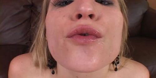 DEEP-THROAT.TV - Nena sexy desagradable teniendo sexo de garganta profunda con pollas grandes