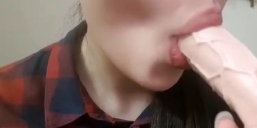 Innocent girl tounge job