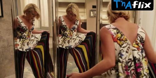 Jane Krakowski Sexy Scene  in Unbreakable Kimmy Schmidt