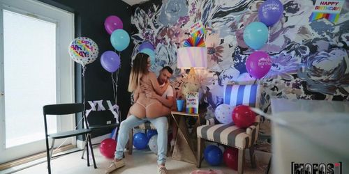 MOFOS - Lonely Party Girl (Johnny The Kid, Ella Reese)