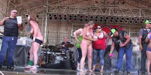 chicks with some big ass mother fucking boobs in iowa