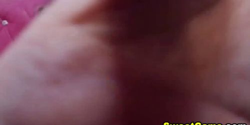 SWEETCAMS - Lesbo Helping Fuck Each Other Pussy Using A Toy
