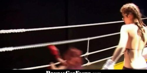 Boxer girl catfight with an amateur girl in the ring