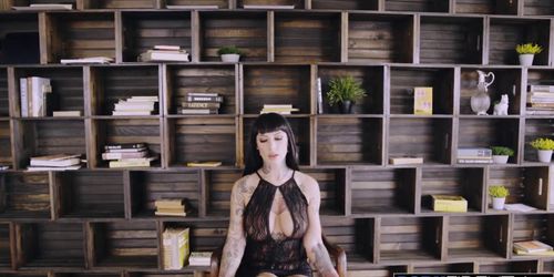 Alt Girl Jessie Lee Picks Up A Guy In A Library