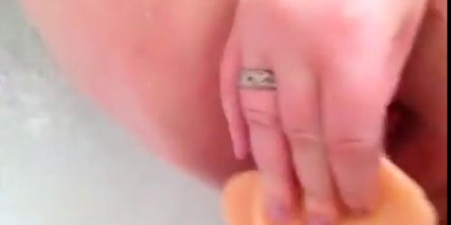 BBW wife playing with new toy in the tub! (Fatpussy )