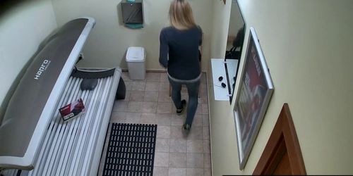 Blonde Hottie Secretely Masturbating in Public Solarium (Hiddencam___ , amateur )