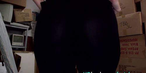 Amateur brunette ho sucks
