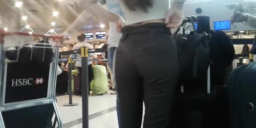 Candid teen ass