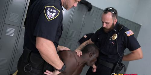 What would you do Black gay gets busted by queer patrol with only one way out