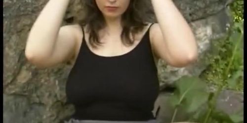 peeing on public places
