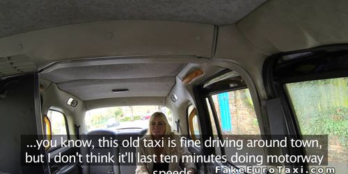 Huge tits Milf fucks in pantyhose in fake cab