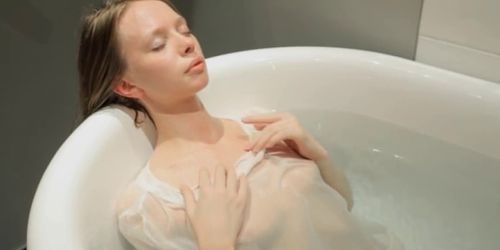 18yo skeletal girl fingering in a bath