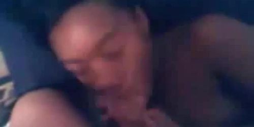 Chupando o namorado no oral interracial