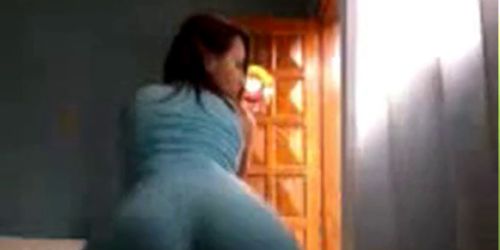 Girl dancing and showing your big ass to webcam