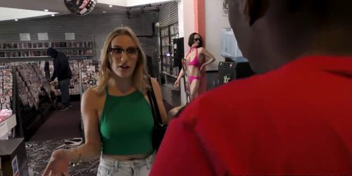 Kasey Miller Really Knows How To Suck Big Black Dick - Gloryhole