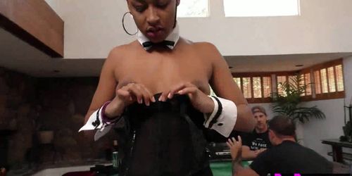 Poker game turns to ebony gangbang