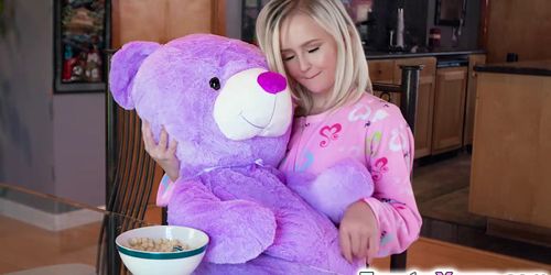 Natalia Queens virgin teen pussy is just MIND BLOWING