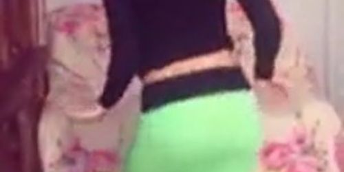 Non Nude Indian Desi Teen Girl Belly Dance Shaking Ass 