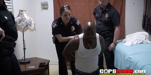 Black suspect fucking blonde MILF officer