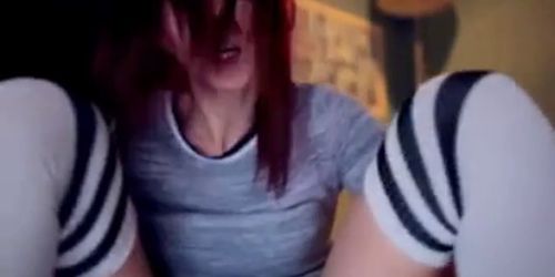 redhead girl make orgasm with toy ohmybod