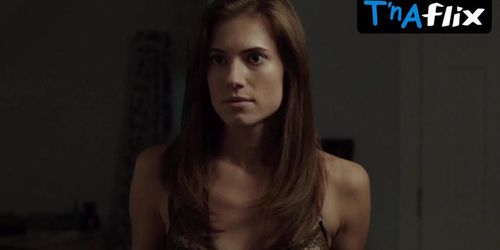 Allison Williams Underwear Scene  in Girls