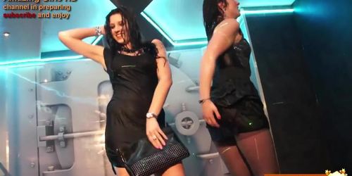 Amazing Wetlook Girls Dancing