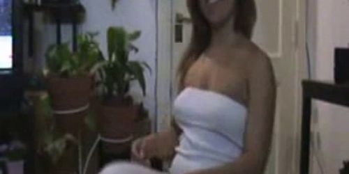Incredible girlfriend give a blowjob to her boyfriend part 1
