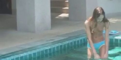 Unbelievably sexy thin girl swimming naked