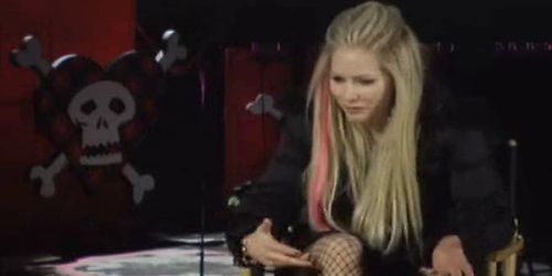 Avril Lavigne - создание 'Girlfriend' (сексуальная)