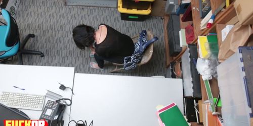 Amazing teen bitch enjoys a rock hard dicking on the desk