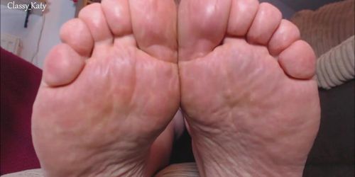 Shy Mature Meaty Soles Show