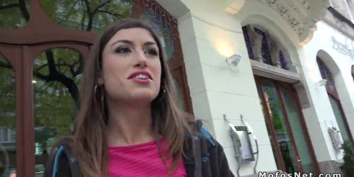 MOFOSNET - Spanish amateur tourist bangs huge dick (Julia Roca)