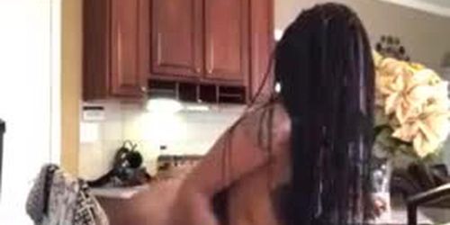 Kenyan Instagram model twerking nude