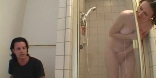 Hot fuck in the bathroom