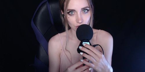 ASMR Kotya mic kissing