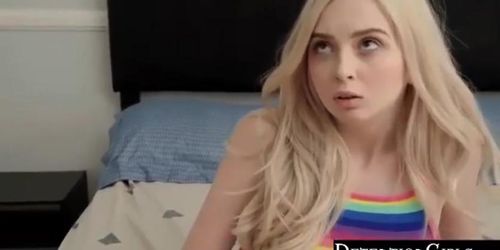 Stepsis seduce stepbro to have sex while mother is talking